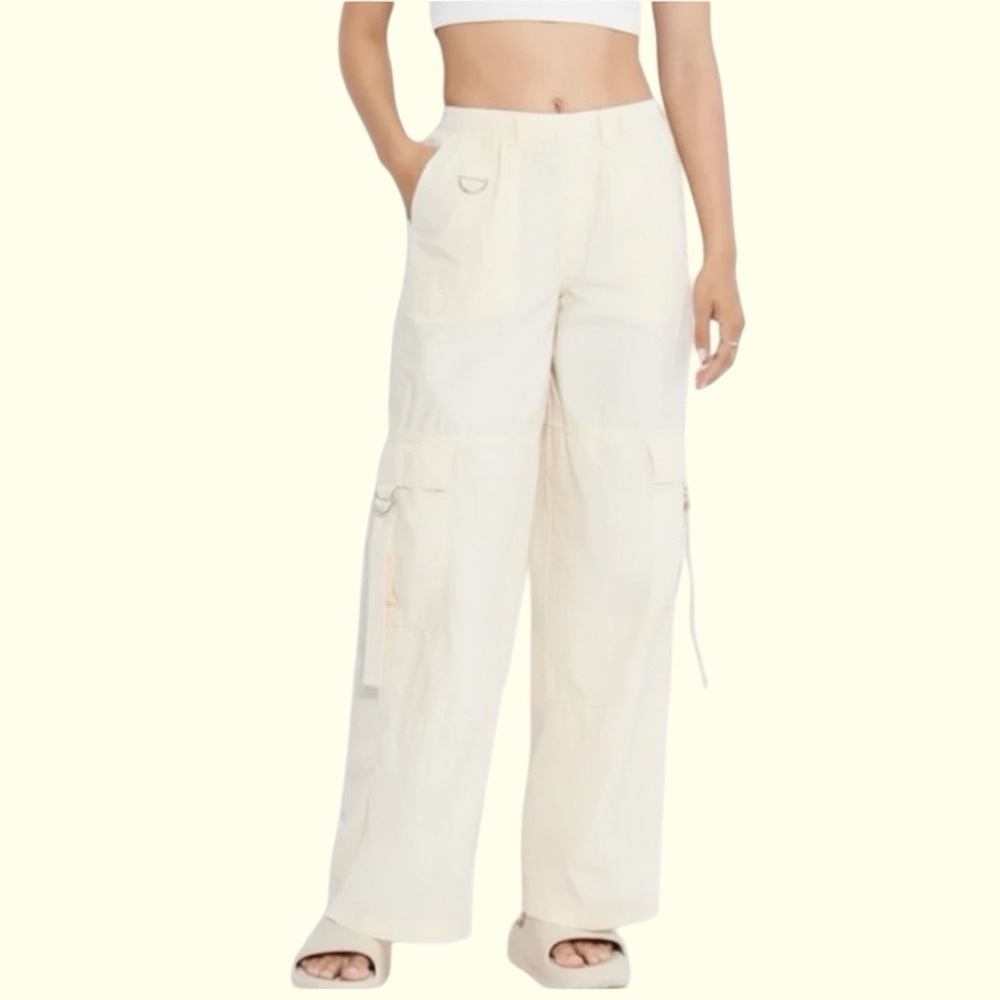 Wild Fable Women's M Medium Extra Wide Cargo Pants Light Yellow Baggy - Picture 1 of 7